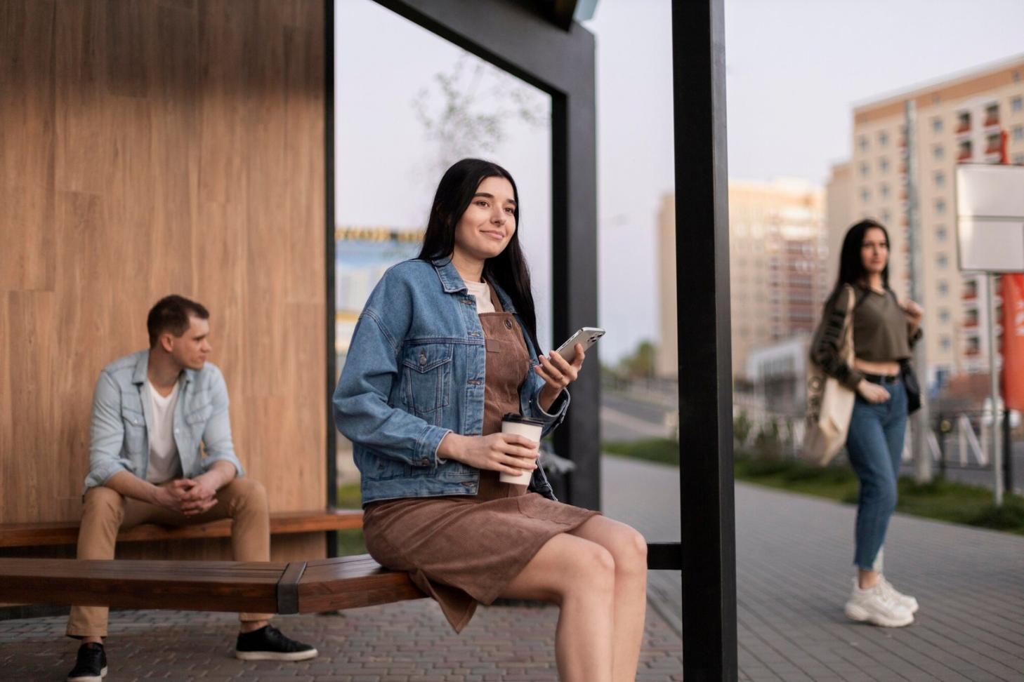 Equipo xalorandiq analizando proyecciones financieras